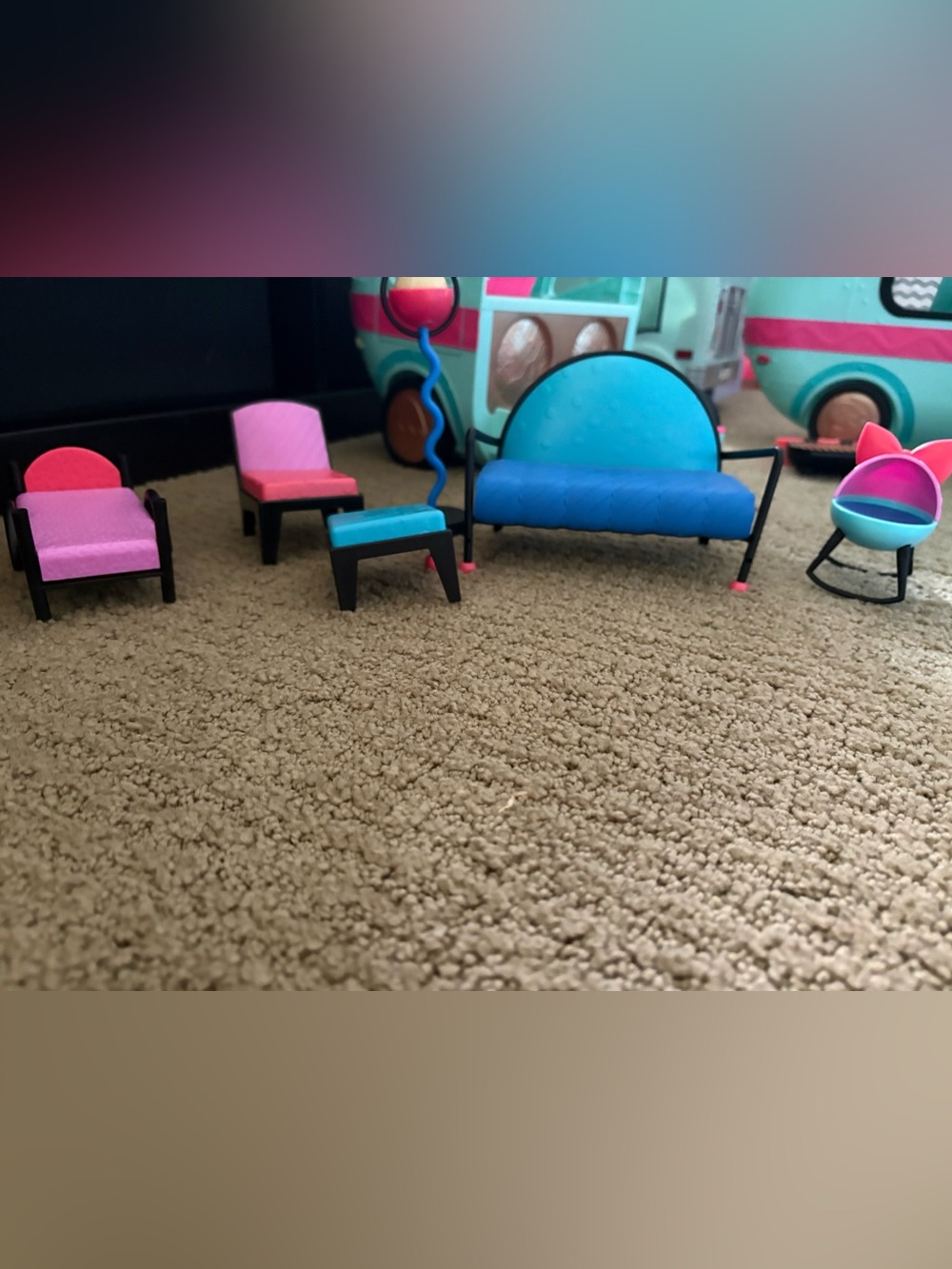 L.O.L. Surprise! Mint Camper Van, Car and Furniture - Picture 8 of 15